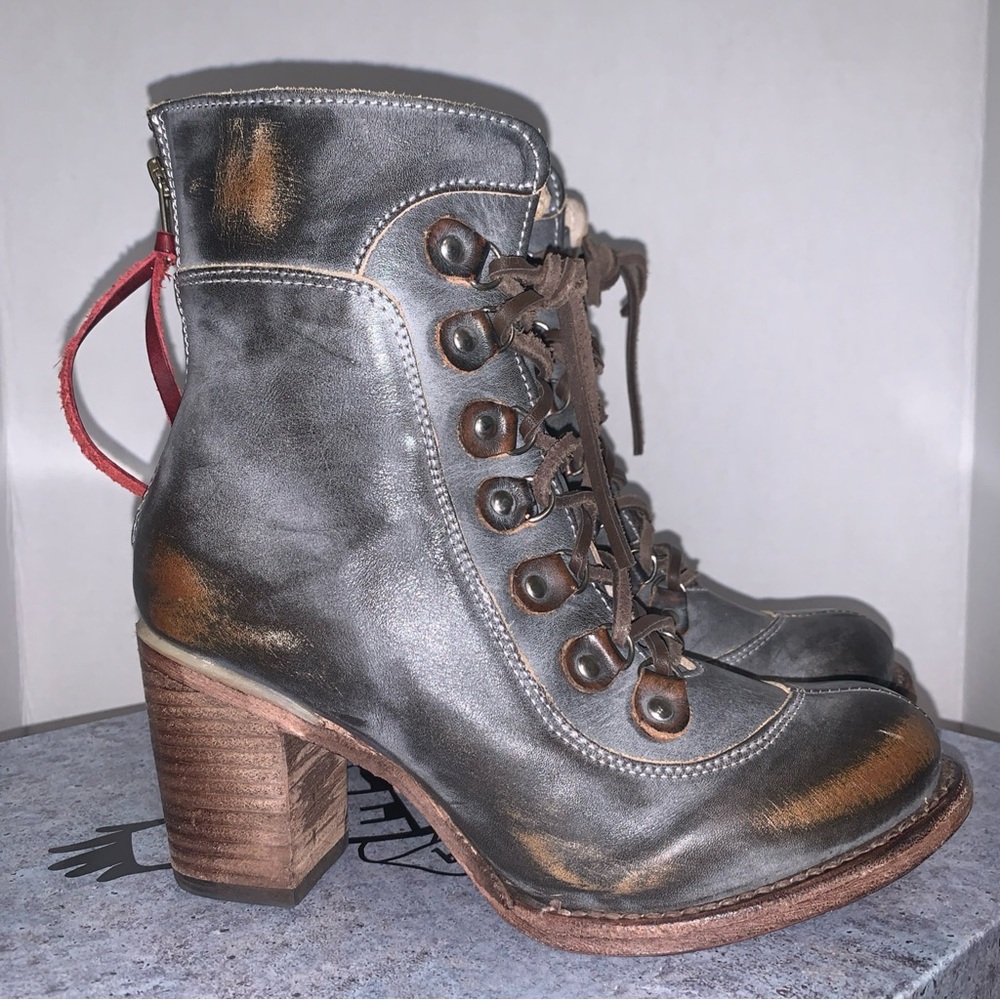 Freebird Borow Boots Ice Gray/Brown distressed Women’s 7 Biker Western Boho - Picture 3 of 16